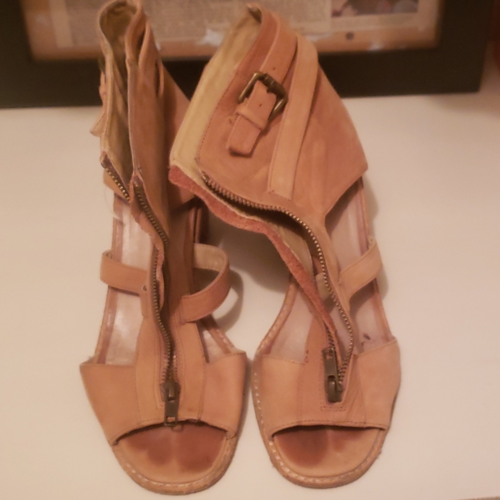 Beautiful tan sandals (bought from Aldo)